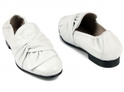 Белые кожаные туфли Pertini